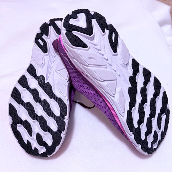 Hoka like new condition - Picture 4 of 6